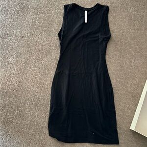 Aritzia babaton little black dress